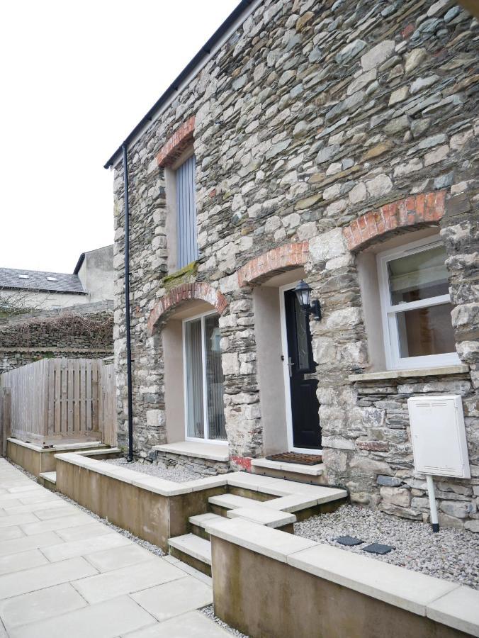 The Barn In The Courtyard Aparthotel Ulverston Buitenkant foto