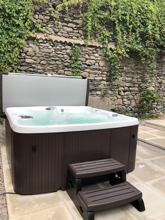 The Barn In The Courtyard Aparthotel Ulverston Buitenkant foto